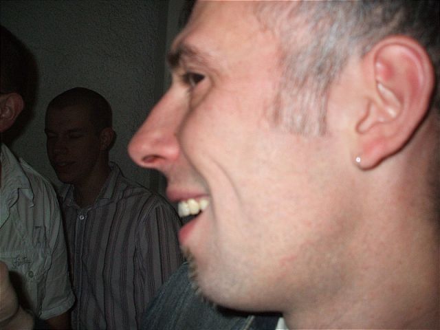 Mo